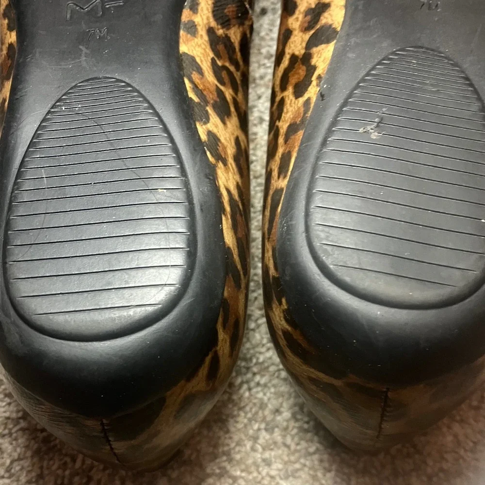 Marc Fisher‎ Charles3 Leopard Print Ballet Flats Gold Buckle Black Toe Womens 7M